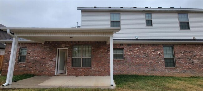 Building Photo - 240 Vicks Cir