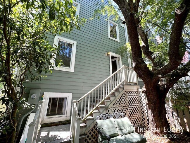 Building Photo - 19 Ascot Alley