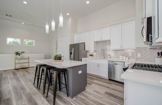 Building Photo - 774 Paul Quinn St