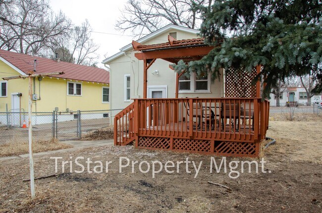 Building Photo - 228 N Hancock Ave