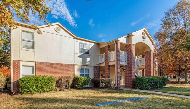 Building Photo - 501 Par Dr