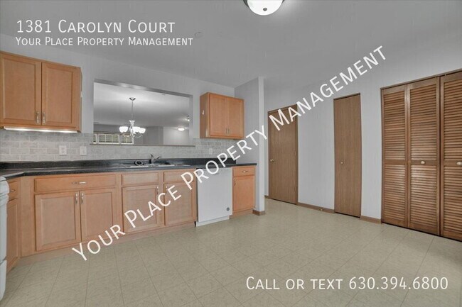 Building Photo - 1381 Carolyn Ct