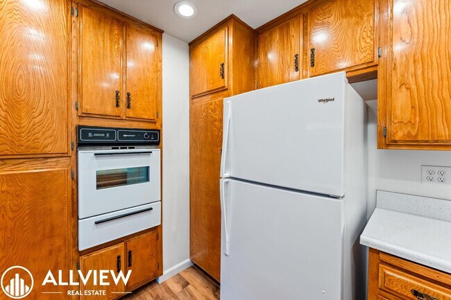 Building Photo - 7572 Amazon Dr