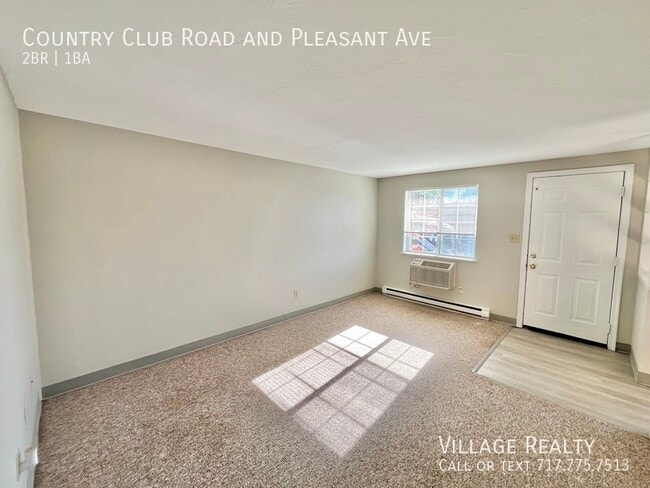 Building Photo - 605 Country Club Rd