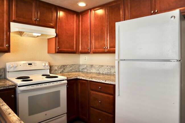 Building Photo - Charming 2-bedroom condo - Mission San Jose District!