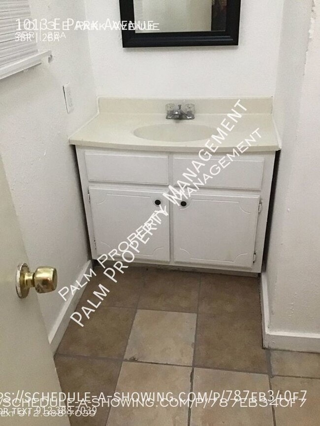 Building Photo - 1013 E Park Ave