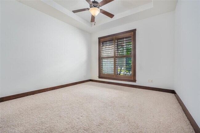 Building Photo - 308 Golden Bear Dr