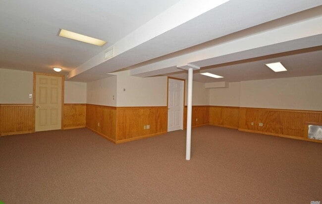 Building Photo - 2020 Midlane S