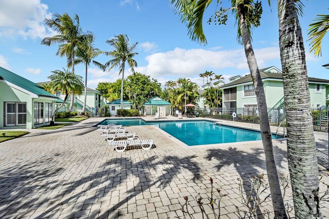 Building Photo - Cozy 2/1 Home in Sunrise!