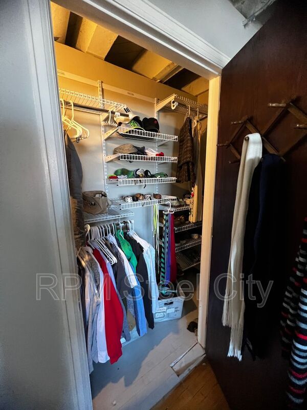 Building Photo - 201 Lamkin St