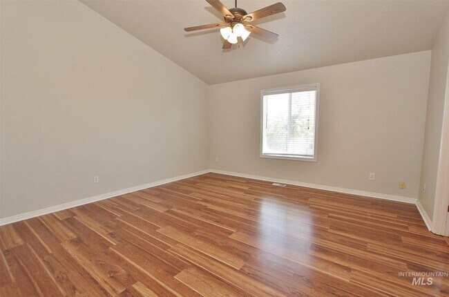 Building Photo - Beautiful Open Floor Plan Home in Boise!