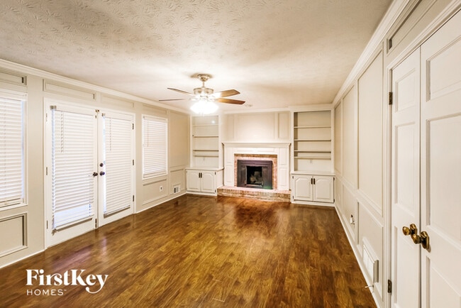 Building Photo - 2721 Harvest Dr SE