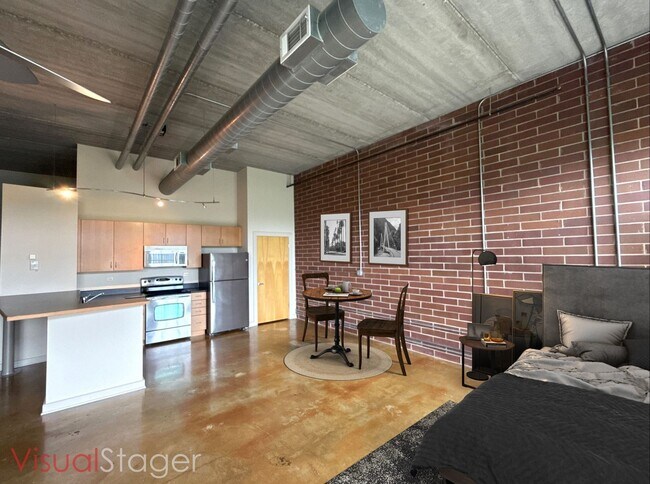 Building Photo - 626 N Graham St