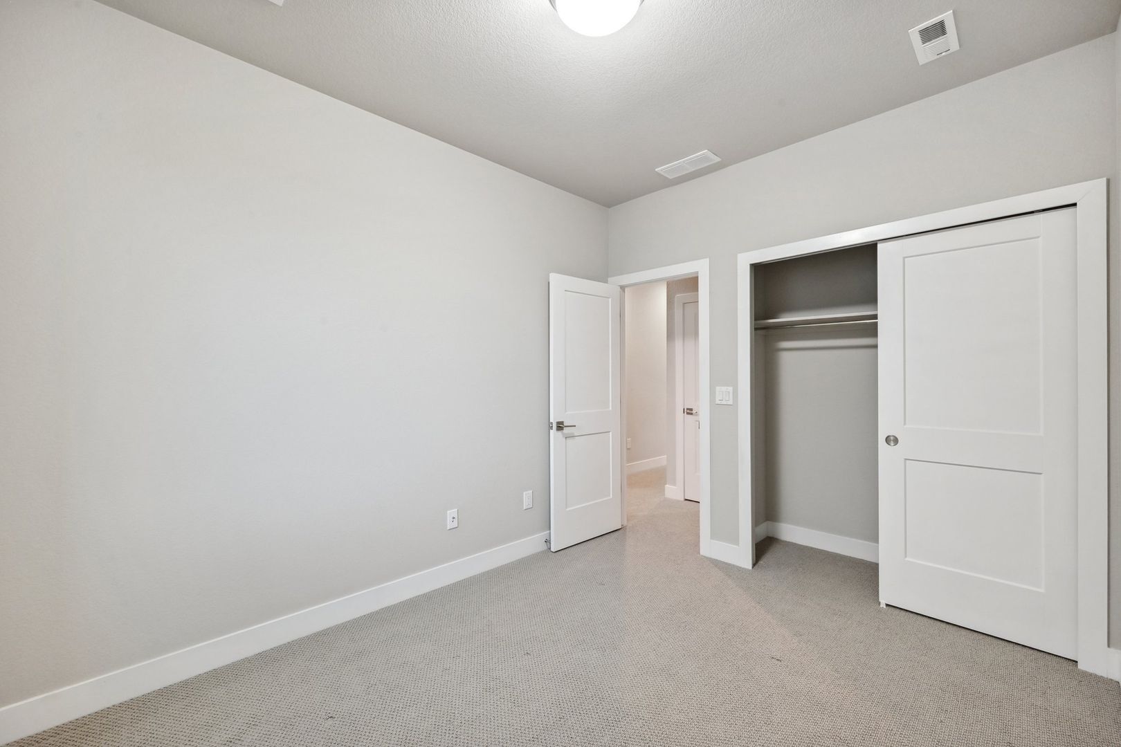 Building Photo - 6719 S Tempe Ct