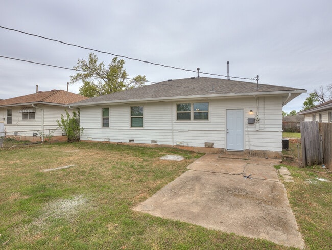 Building Photo - 4421 NW 31st St