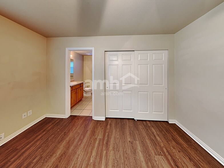 Building Photo - 260 N 360 W