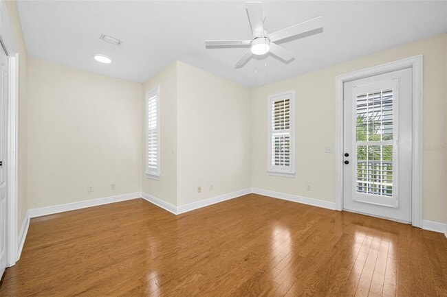 Building Photo - 924 Hemingway Cir