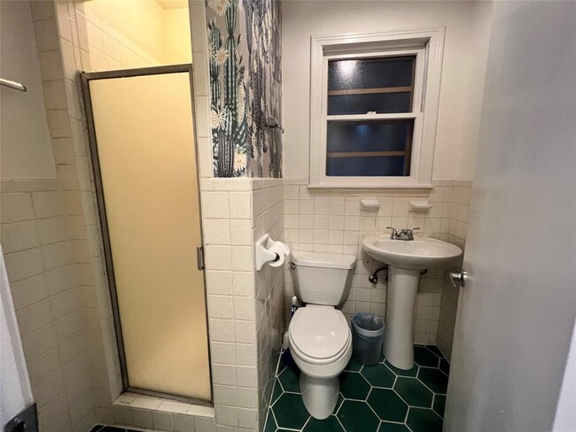 Building Photo - 1511 Chelsea Ln