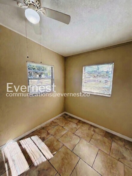 Building Photo - 2925 N 46th St