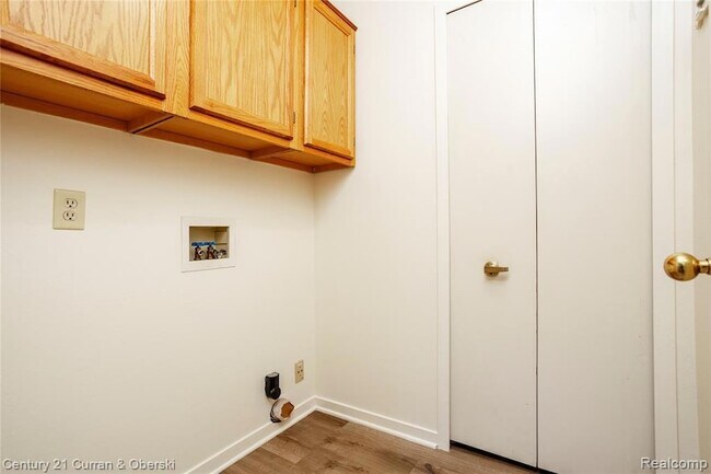 Building Photo - 9429 Westwind Dr