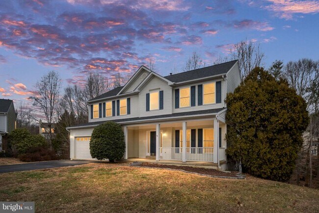 Building Photo - 8 Newport Ct