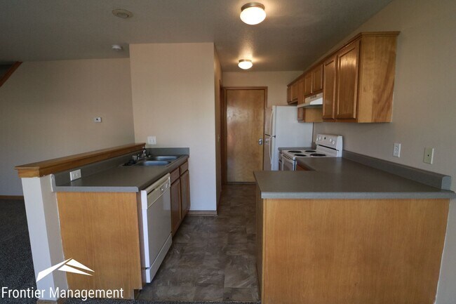 Building Photo - 911-913 Jackalope