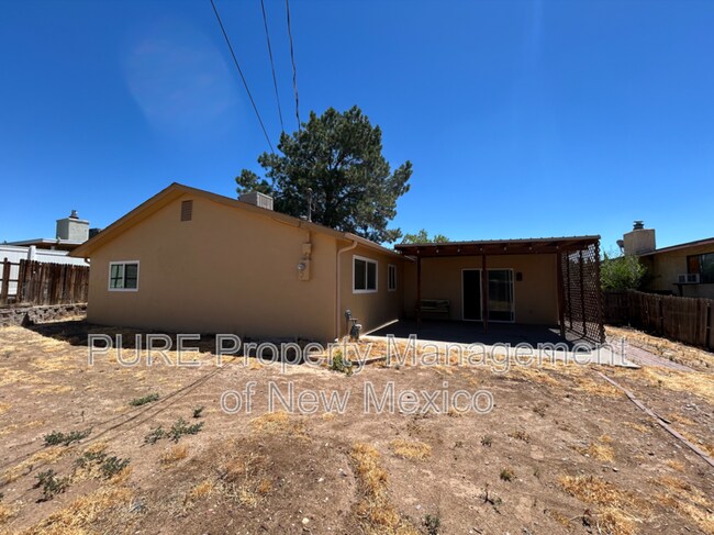 Building Photo - 3509 N Dustin Ave