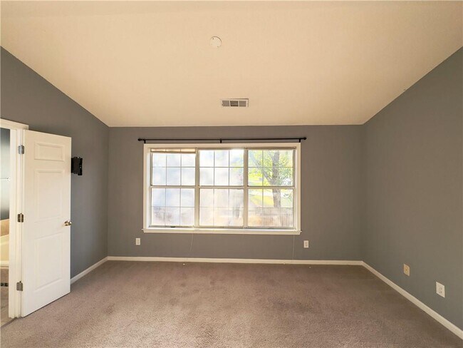 Building Photo - 11865 Carriage Park Ln