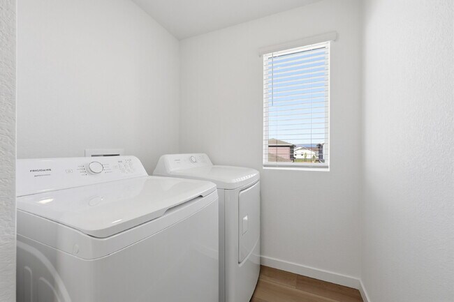 Building Photo - $2,395.95, 3 bed, 2.5 bath located in Colorado Springs with a washer and dryer.