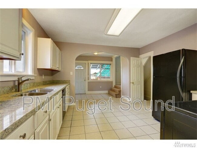 Building Photo - 1108 S Ridgewood Ave