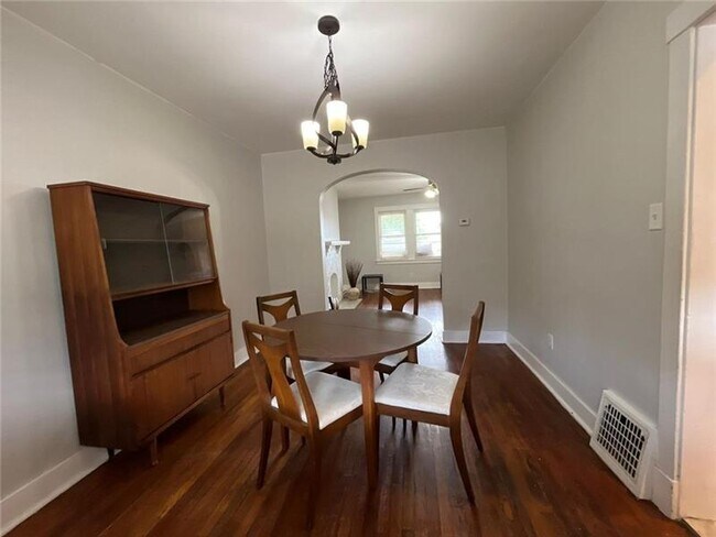 Building Photo - 518 Belgreen Pl