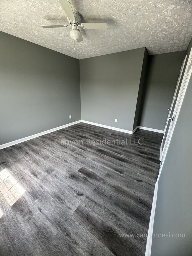 Building Photo - 1231 Alexwood Dr