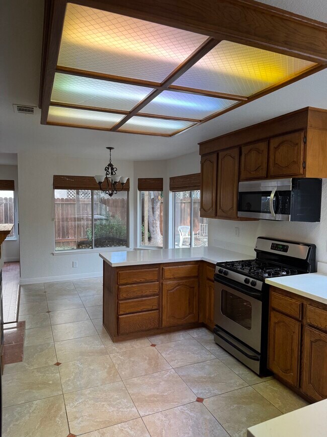 Building Photo - 873 Sonnet Wy