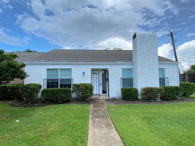 Primary Photo - 10946 Bexley Dr