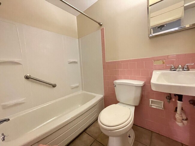 Building Photo - 177 Loudon Rd