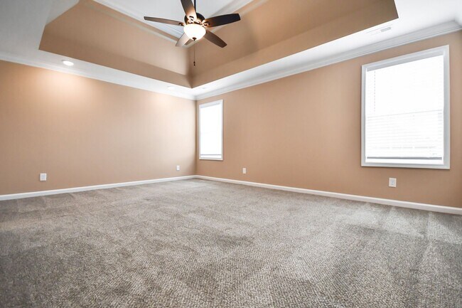 Building Photo - Pet Friendly Four Bedroom!
