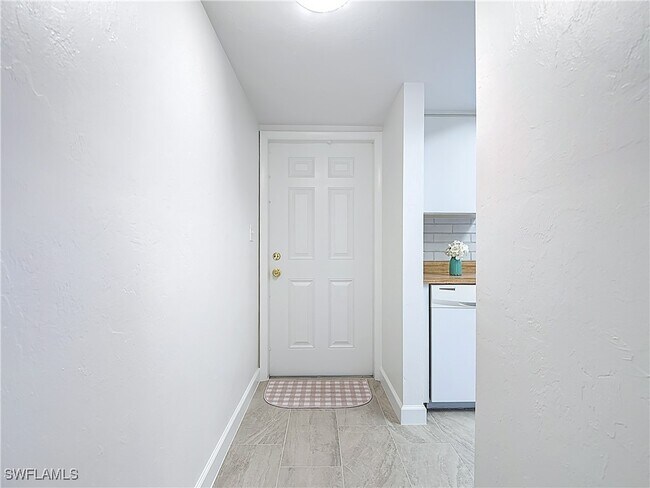 Building Photo - 28120 Pine Haven Way
