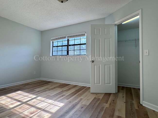 Building Photo - 1731 S 41st St