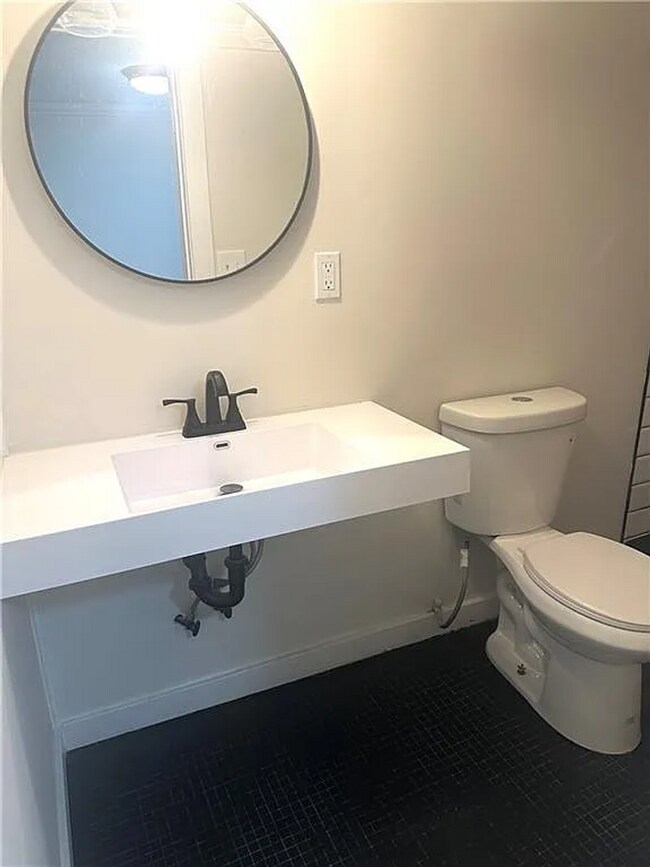 Building Photo - Welcome Home to Comfort, Space & Style!