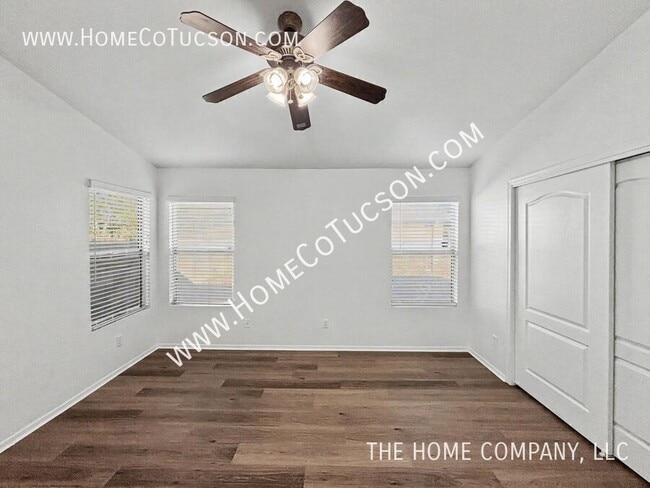 Building Photo - 7117 W Amarante Dr