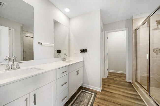 Building Photo - 1510 Lyon Wy Dr