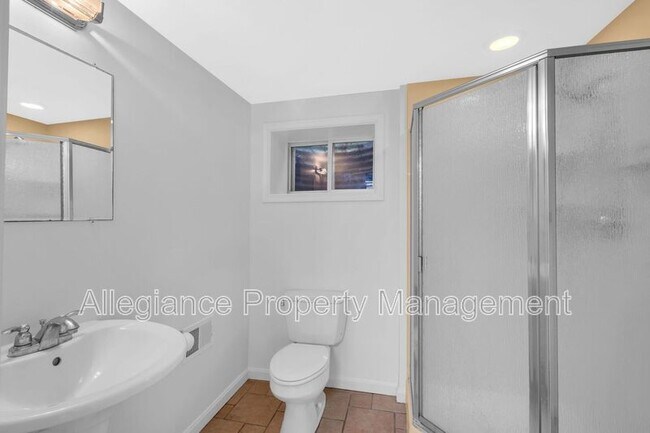 Building Photo - 3548 N Valley St