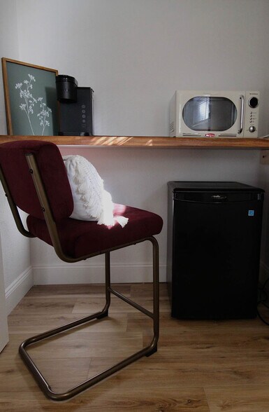 Building Photo - 2241 27th St S