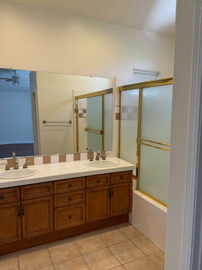 Building Photo - Updated newer home in gated Lang Ranch community