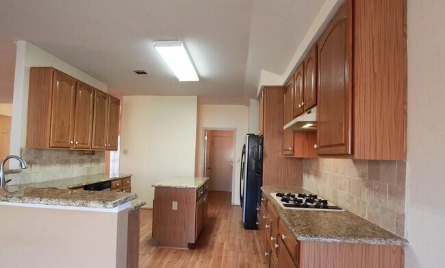 Kitchen 3 - 3312 Silk Oak Dr
