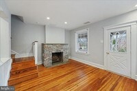 Building Photo - 105 E 6th St