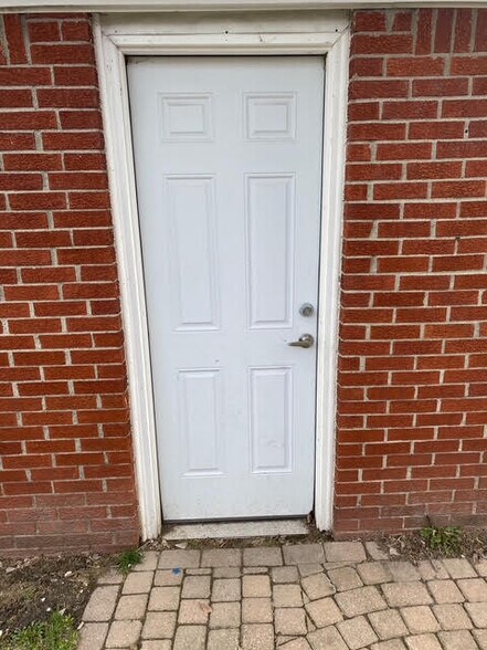 Building Photo - 18040 Marquette St