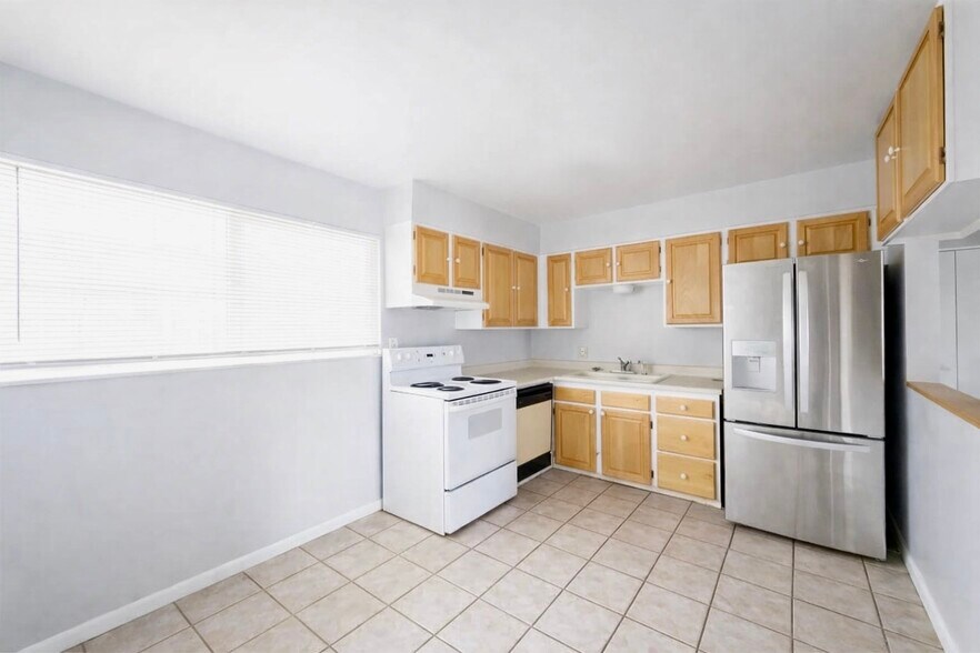 Building Photo - 2136 Friendship Pl