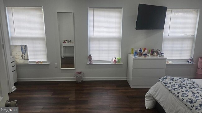 Building Photo - 10004 Tallahassee Pl