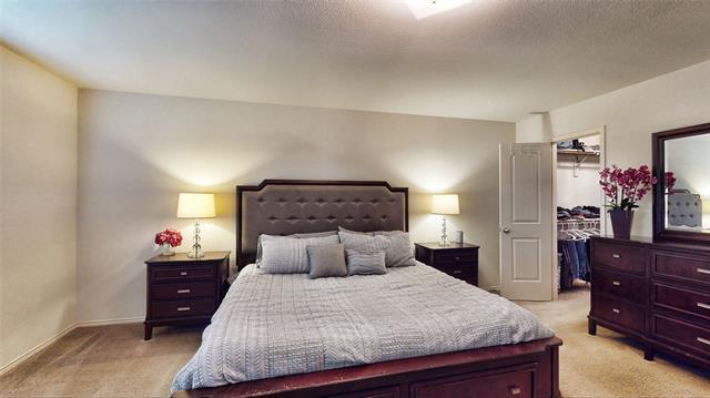 Building Photo - 8657 Star Thistle Dr